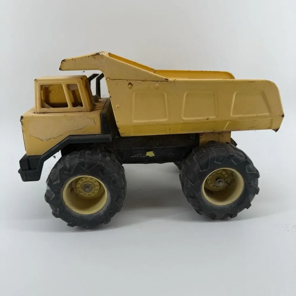 Tonka Model 54782 Yellow Toy Construction Trucks Dump Truck Pressed Steel